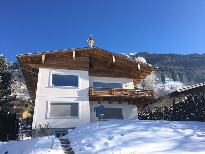 2-Bed Apartment in Sankt Johann im Pongau, Sleeps 5, 1131, Bad Hofgastein, Austria