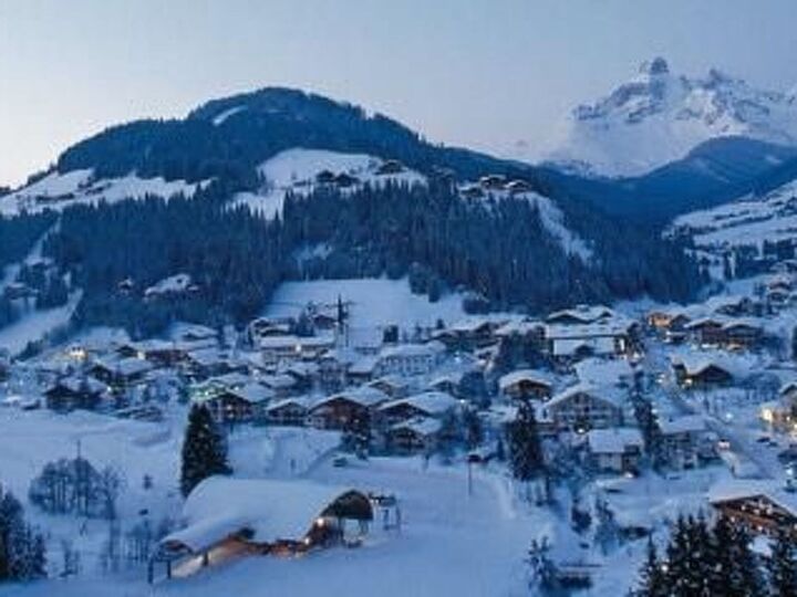 2-Bed Apartment in Sankt Johann im Pongau, Sleeps 3, 1129