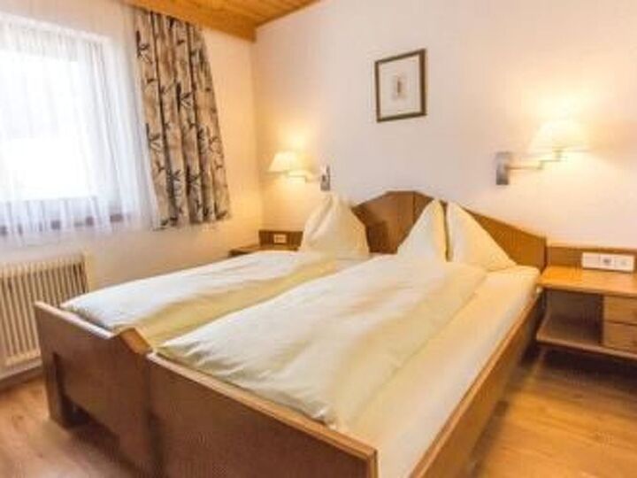 2-Bed Apartment in Spittal an der Drau, Sleeps 4, 1072