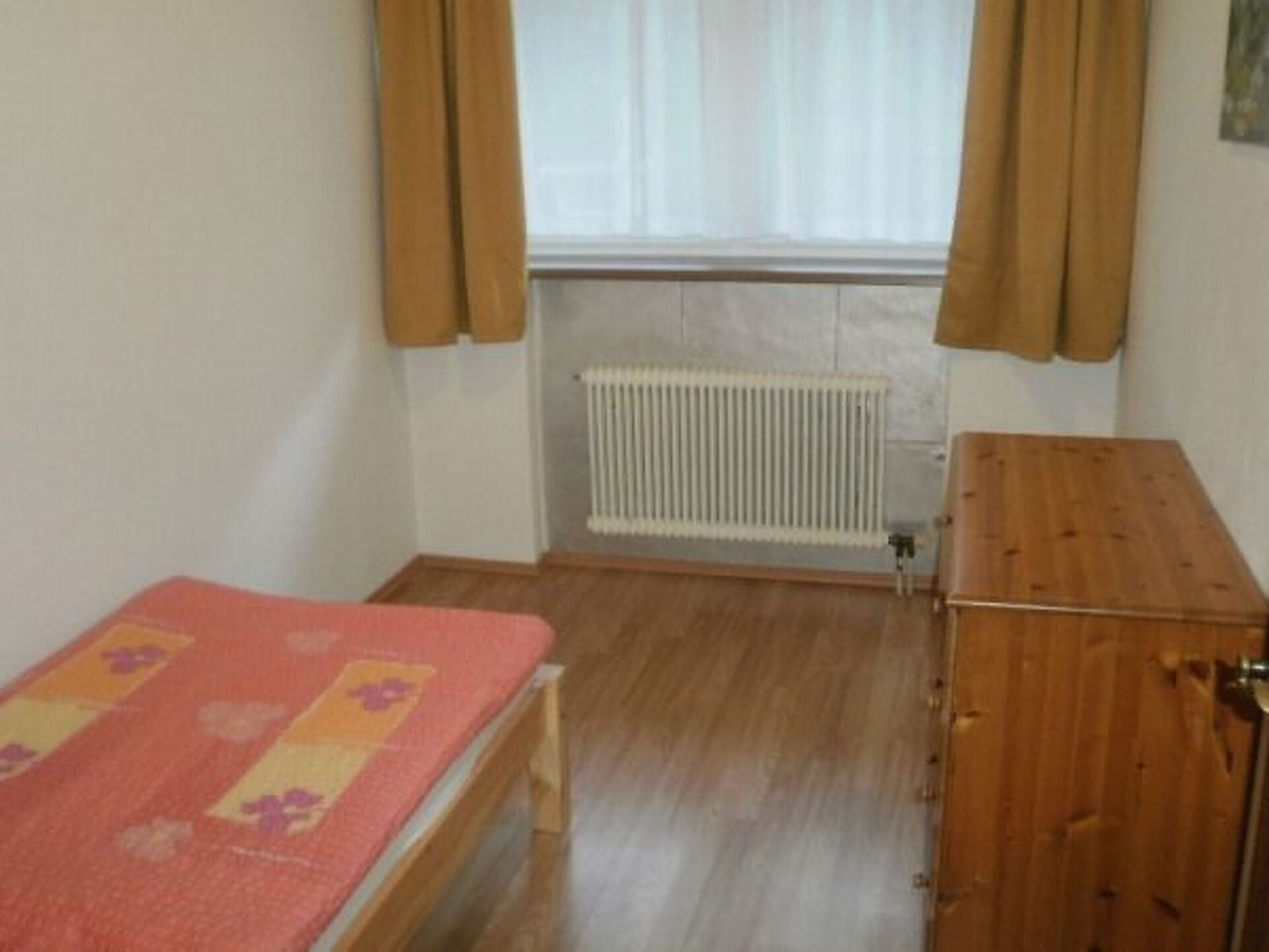 Exclusive 3-Bed Apartment in Schwaz, Sleeps 5, 1145