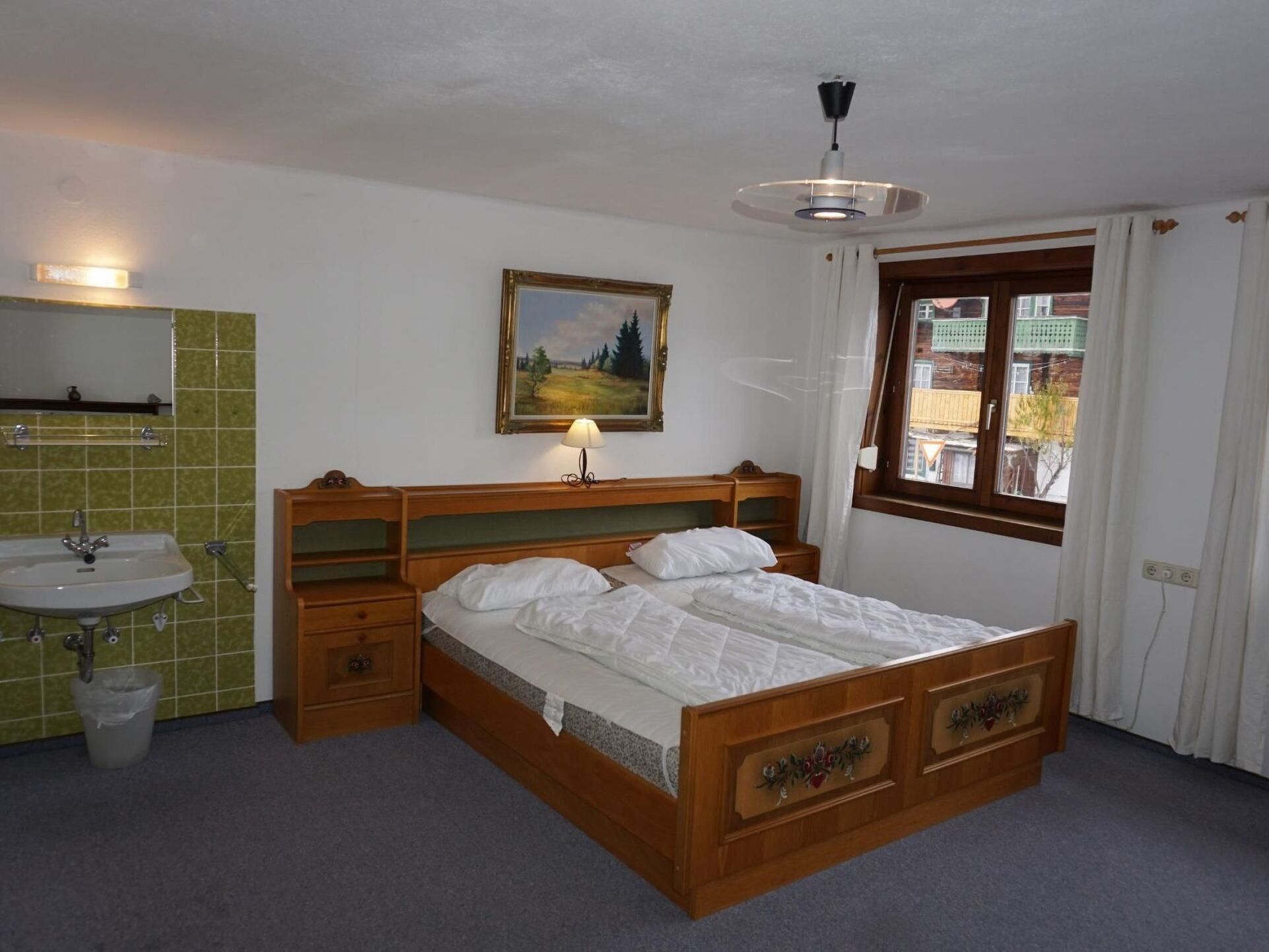 Serene 9-Bed House in Zell am See, Sleeps 19, 1122