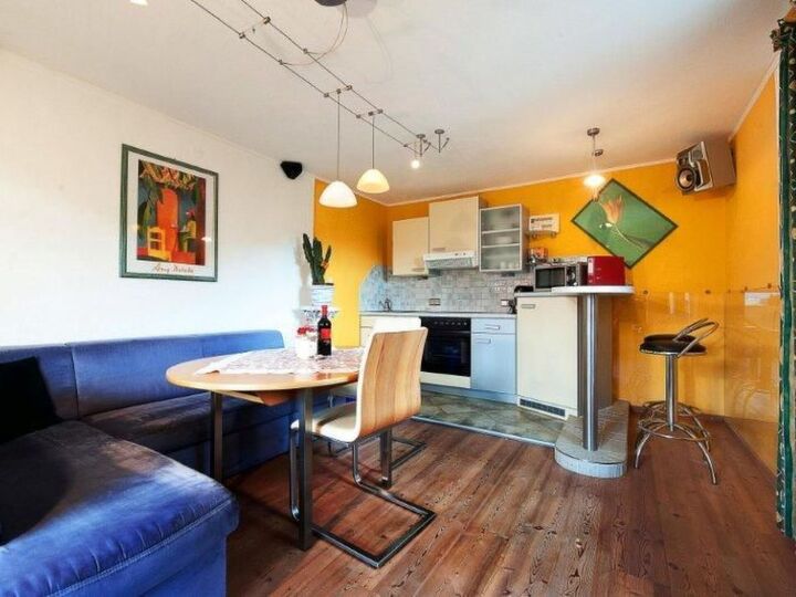 Charming 2-Bed Apartment in Hallein, Sleeps 4, 1119