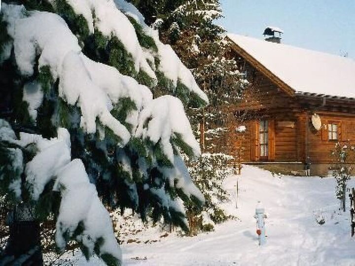 Gorgeous 3-Bed House in Wolfsberg, Sleeps 6, 1084