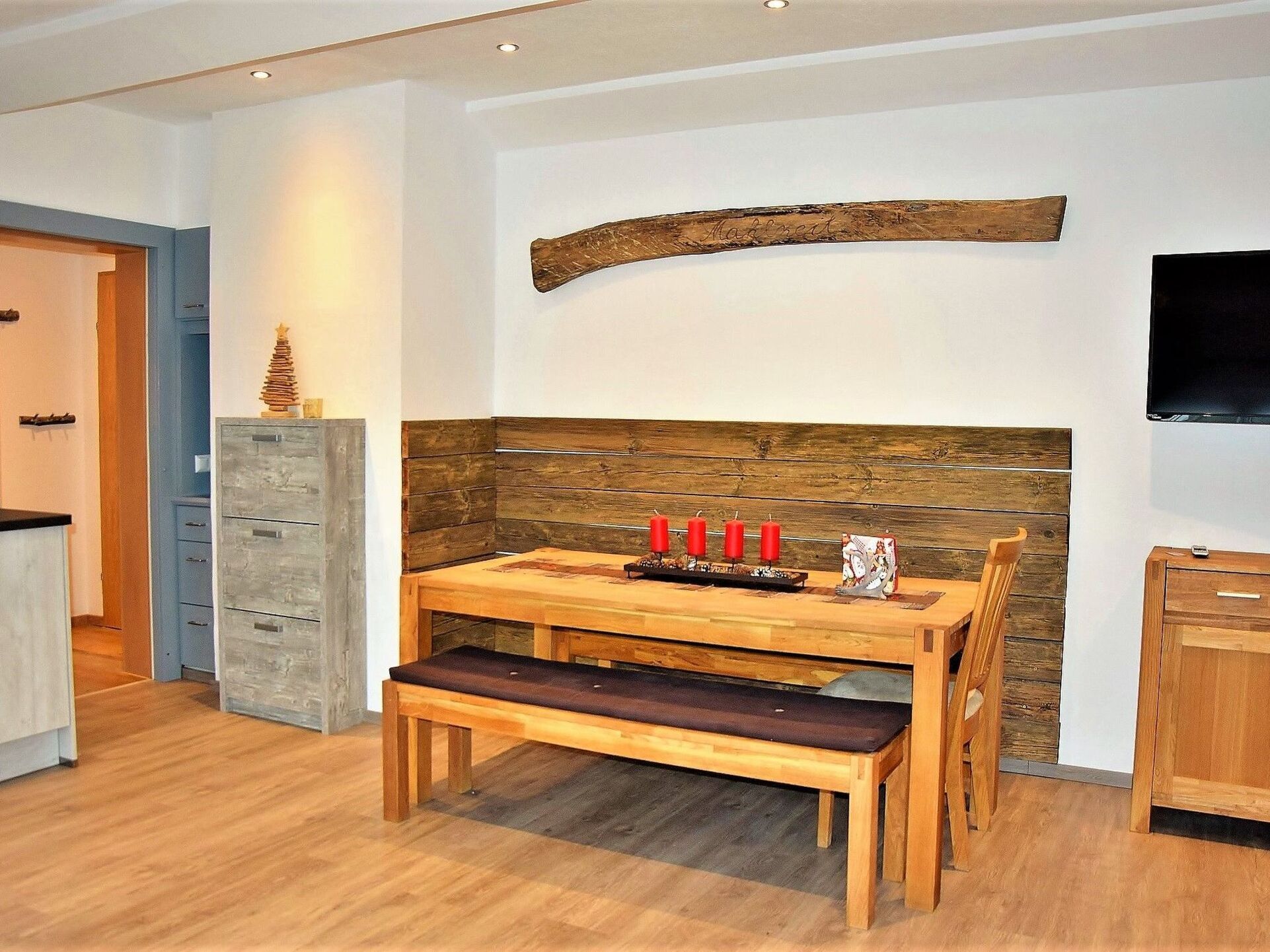Charming 2-Bed Apartment in Kitzbuhel, Sleeps 6, 1147
