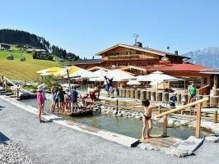 Charming 2-Bed Apartment in Kitzbuhel, Sleeps 6, 1147