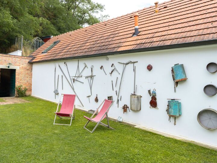 Stylish 5-Bed House in Ganserndorf, Sleeps 11, 1004