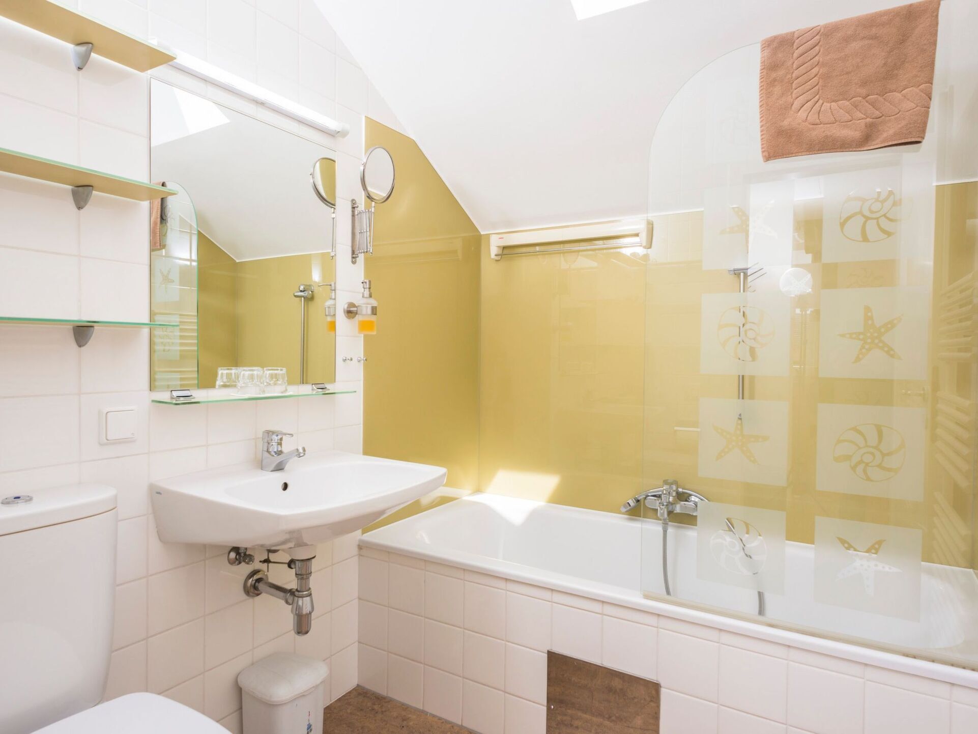 Elegant 1-Bed Apartment in Wien, Sleeps 4, 1001