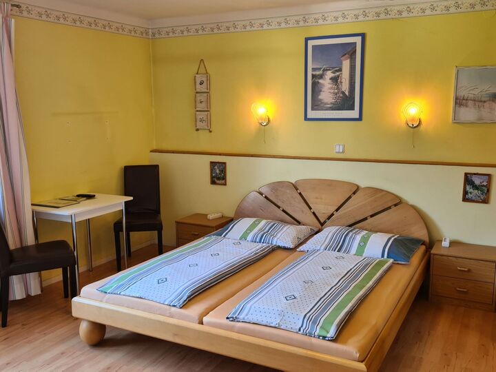Idyllic 3-Bed Apartment in Liezen, Sleeps 10, 1023