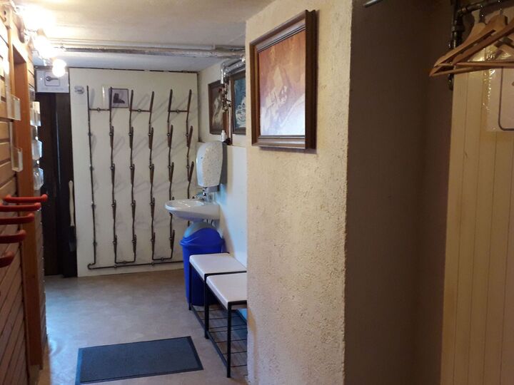 Idyllic 3-Bed Apartment in Liezen, Sleeps 10, 1023