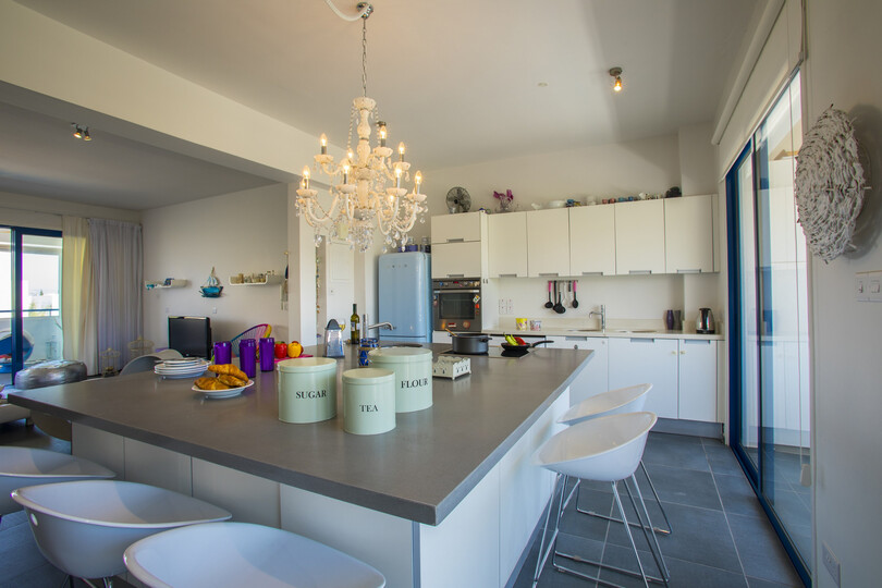 5 Star Aster Seaside Suite – Stylish Retreat in Cape Greco