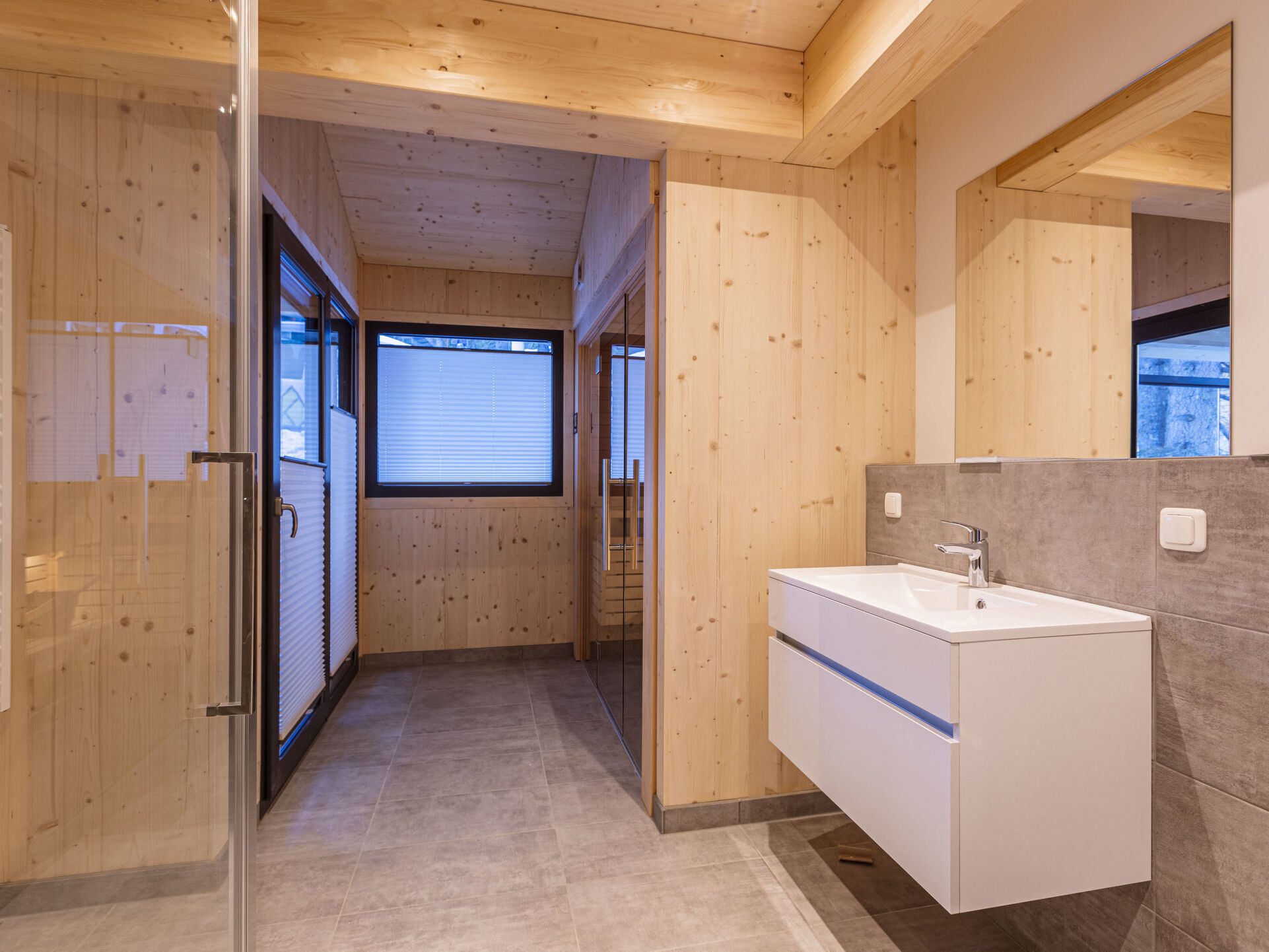 Bathroom / Wellness