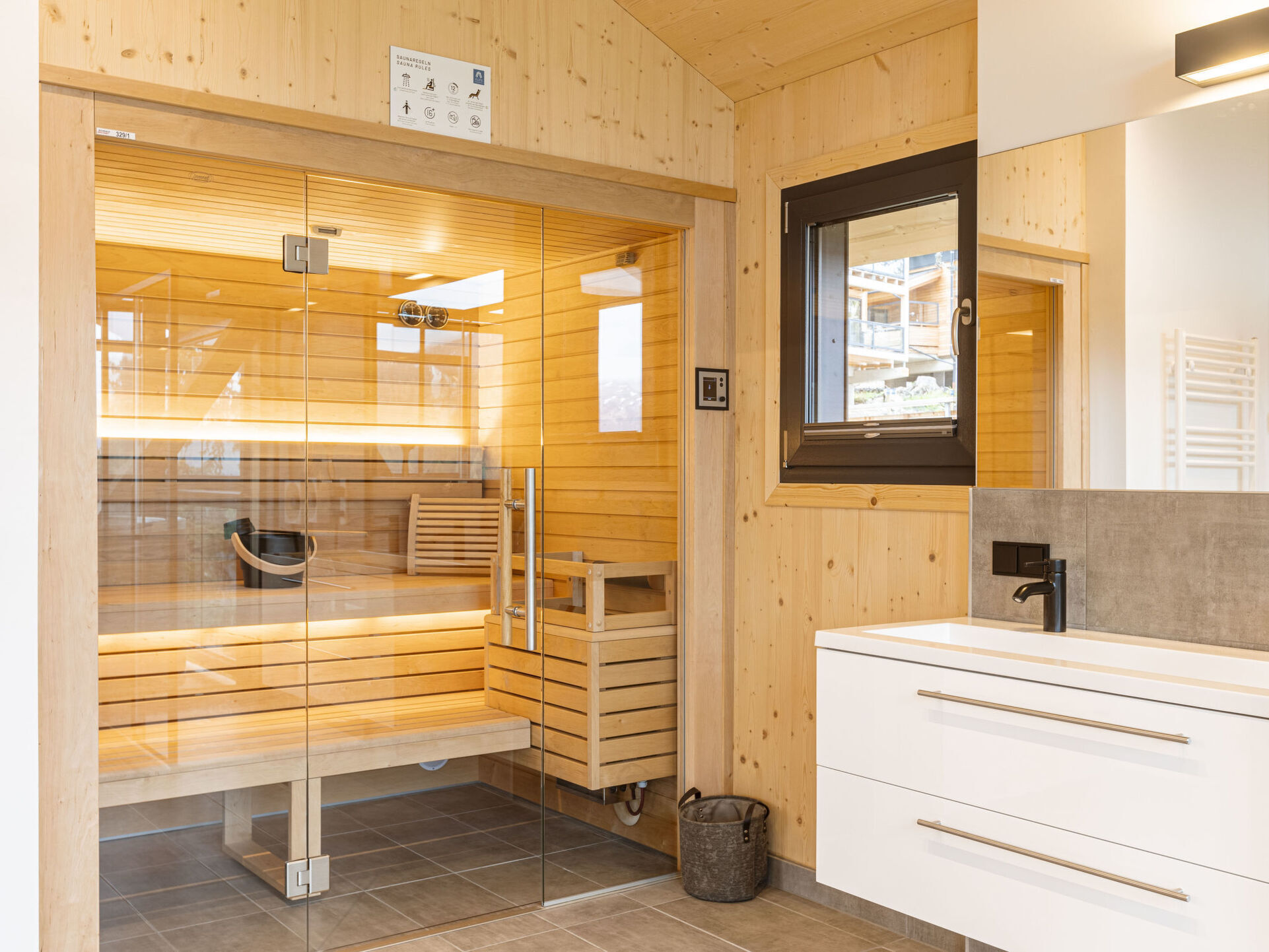 Bathroom / Wellness