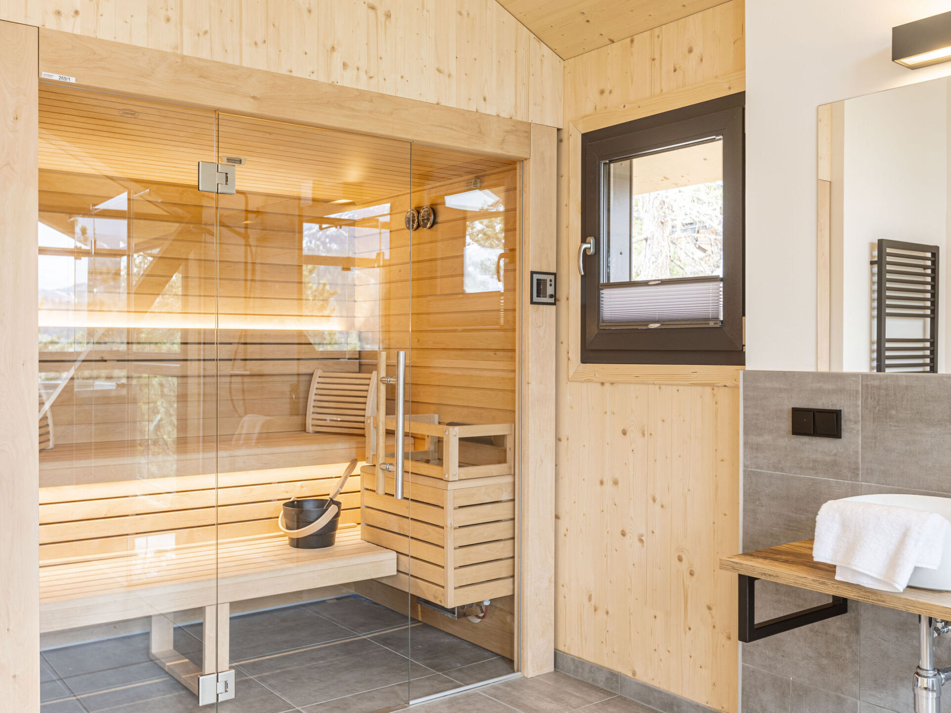 Bathroom / Wellness