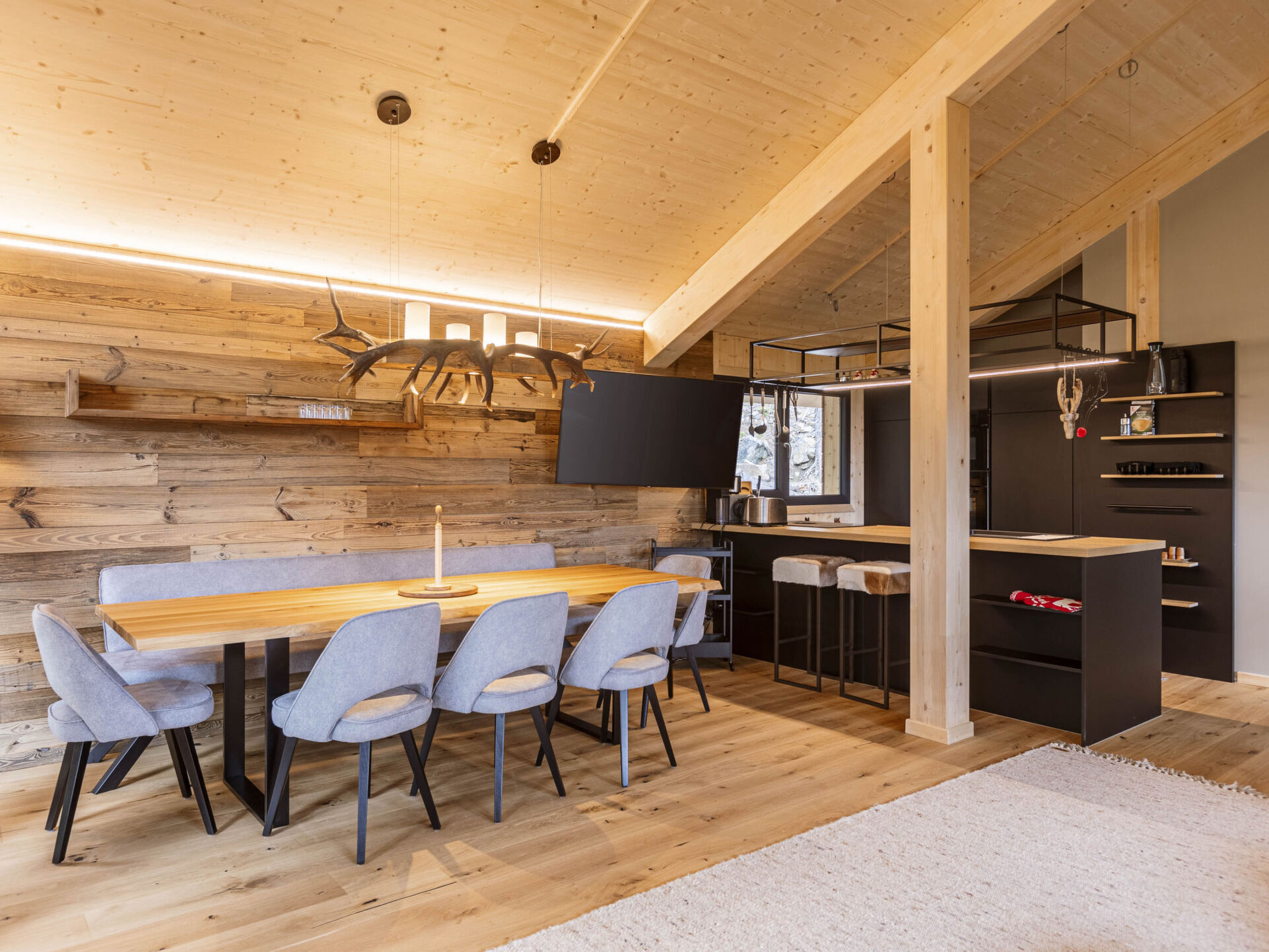 Kitchen / Dining Room