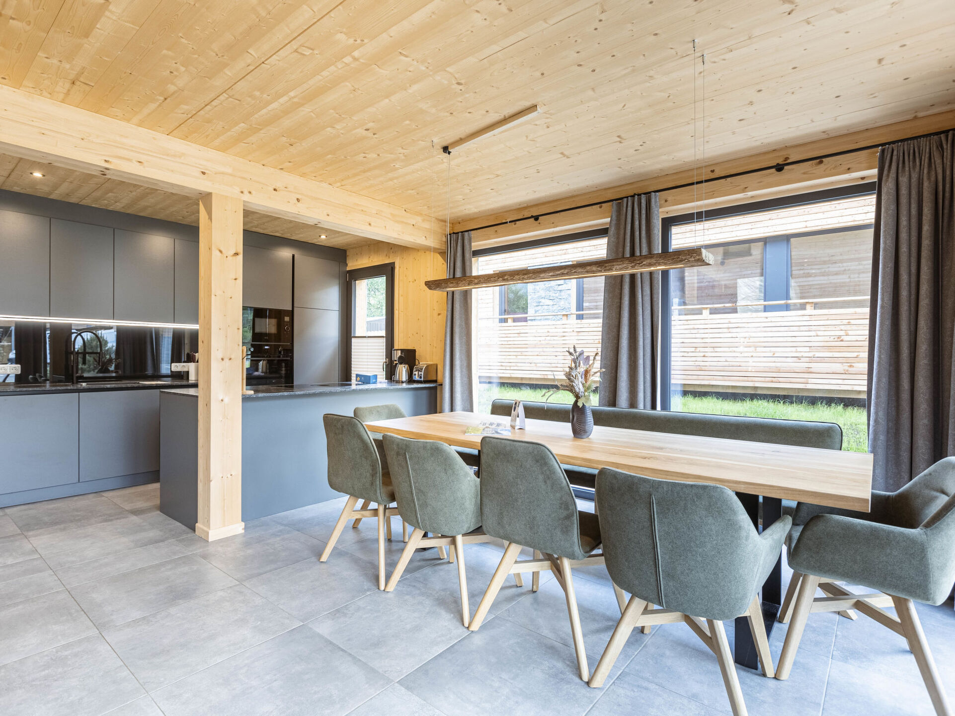 Kitchen / Dining Room