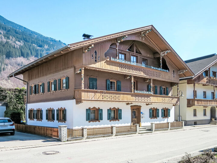 Gorgeous 1-Bed Apartment in Schwaz, Sleeps 2, 1090, Uderns, Austria