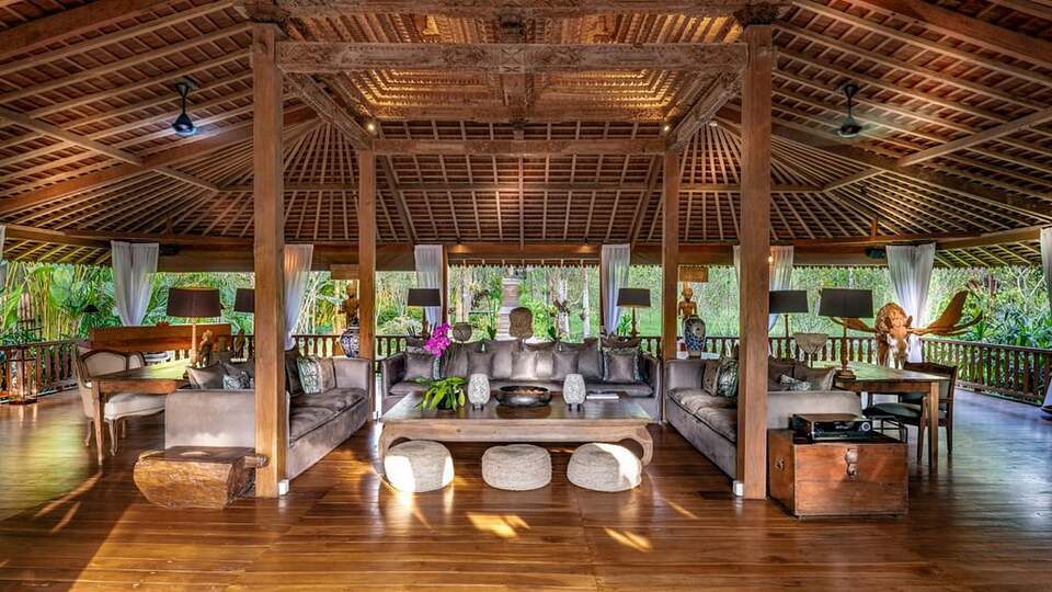 5 Star Villa Nag Shampa – A Private Balinese Masterpiece