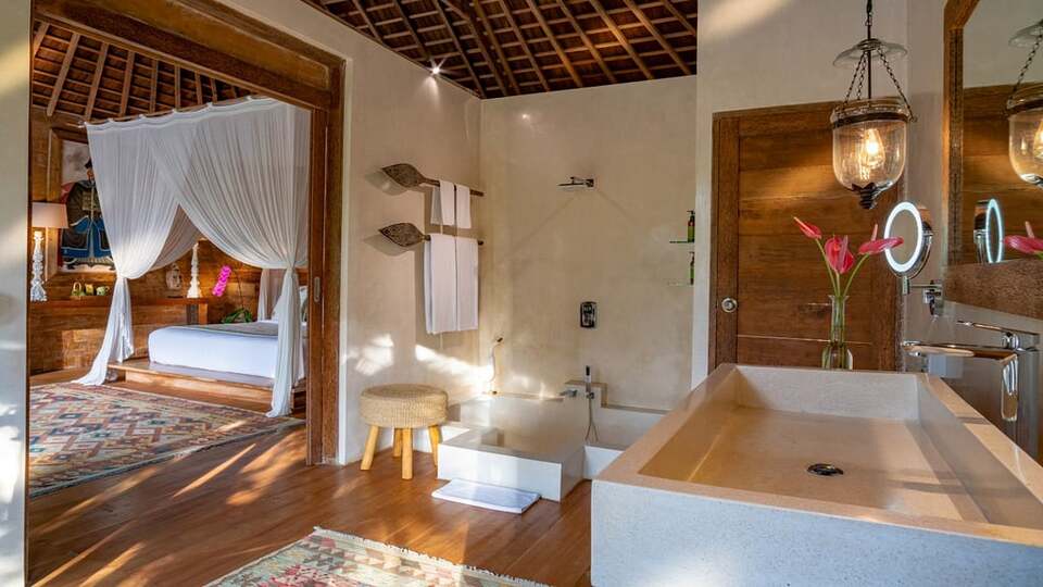 5 Star Villa Nag Shampa – A Private Balinese Masterpiece