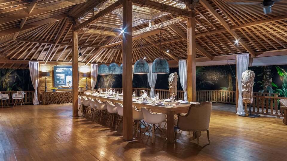 5 Star Villa Nag Shampa – A Private Balinese Masterpiece