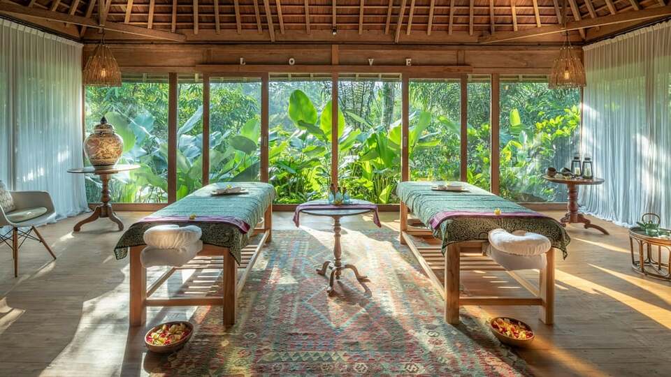 5 Star Villa Nag Shampa – A Private Balinese Masterpiece