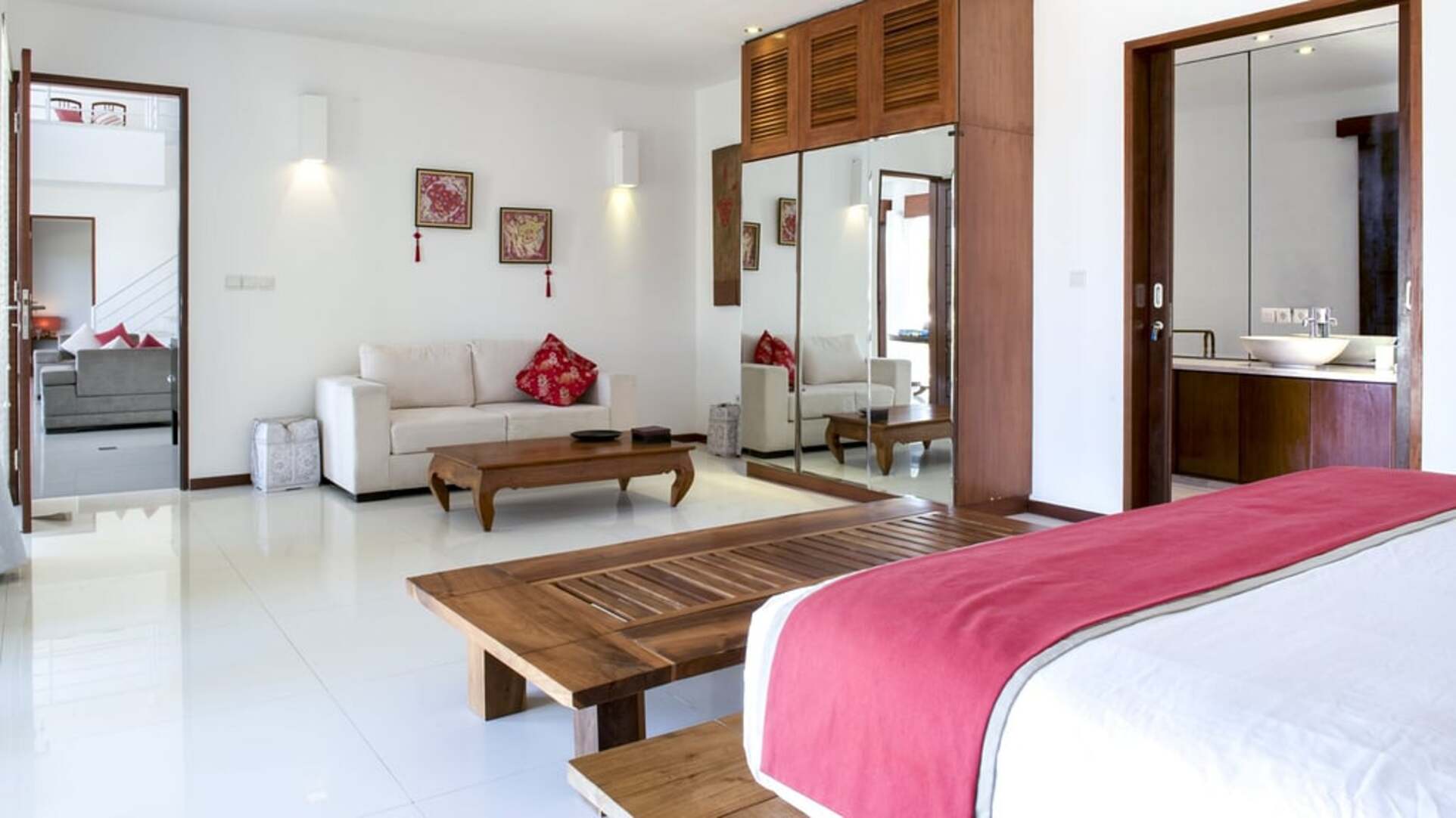 5 Star Villa Lucia – Elegant Oceanfront Living