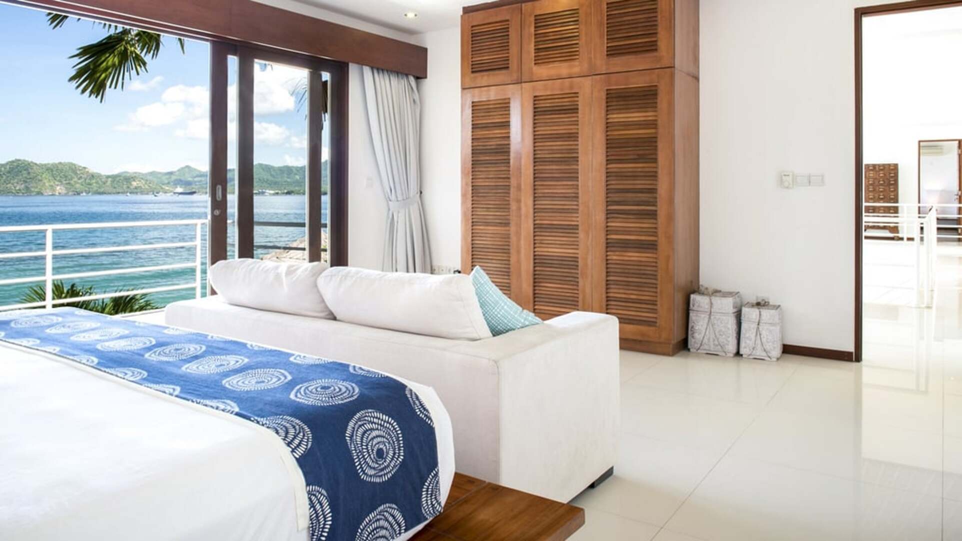 5 Star Villa Lucia – Elegant Oceanfront Living