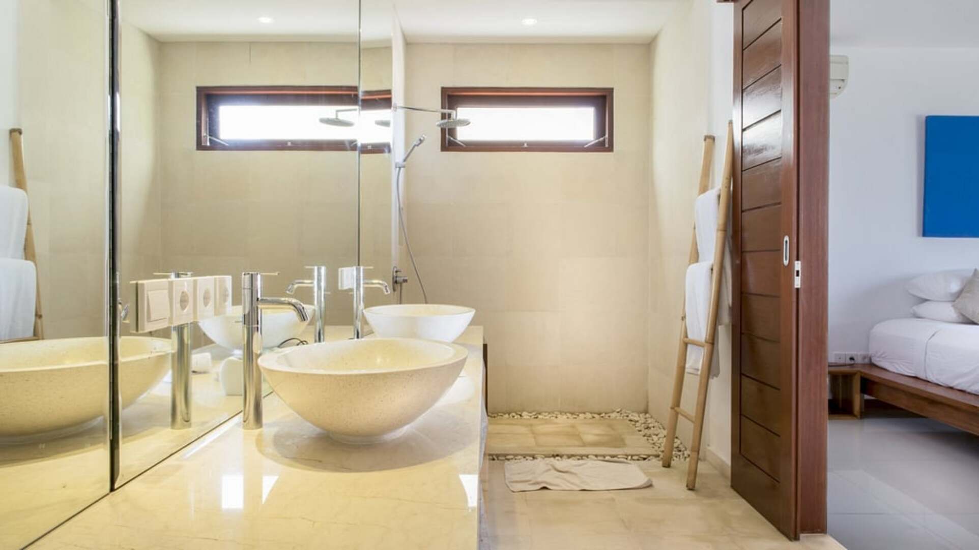 5 Star Villa Lucia – Elegant Oceanfront Living