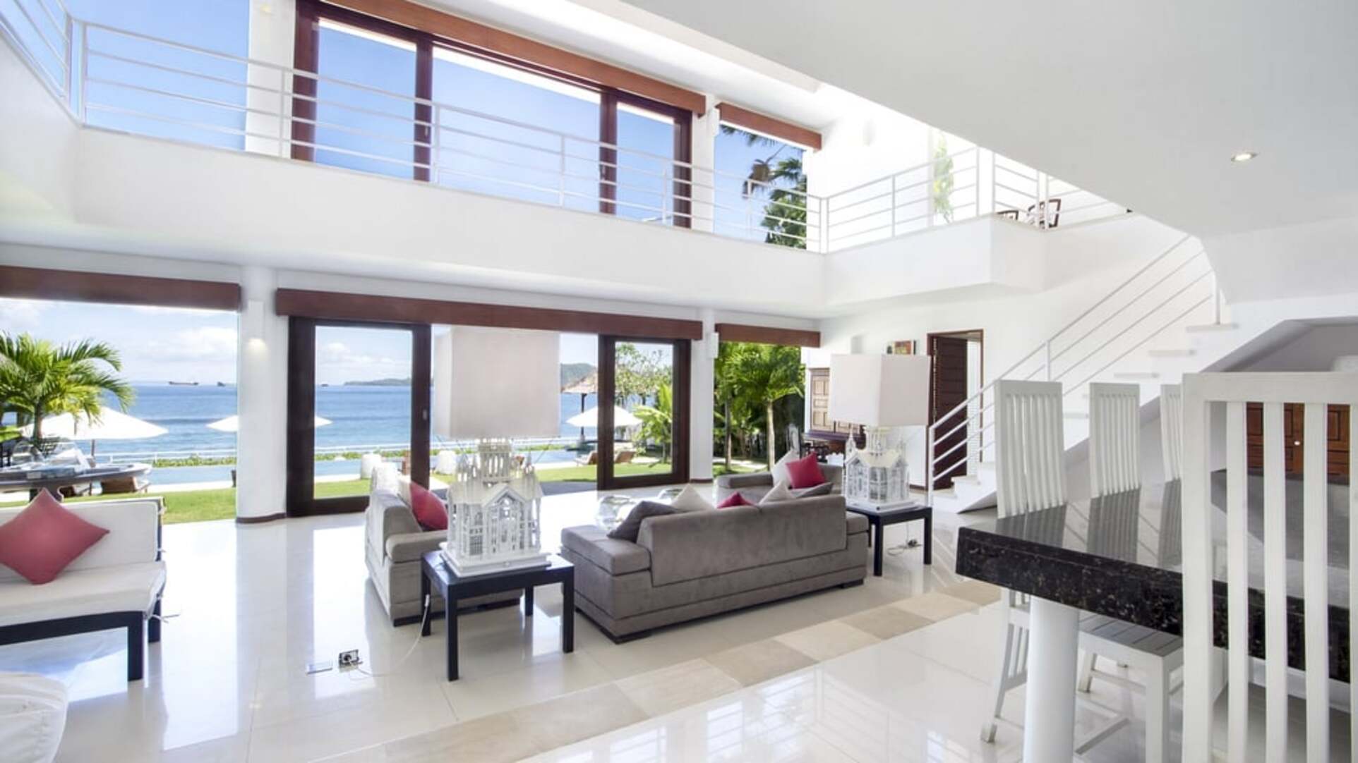 5 Star Villa Lucia – Elegant Oceanfront Living
