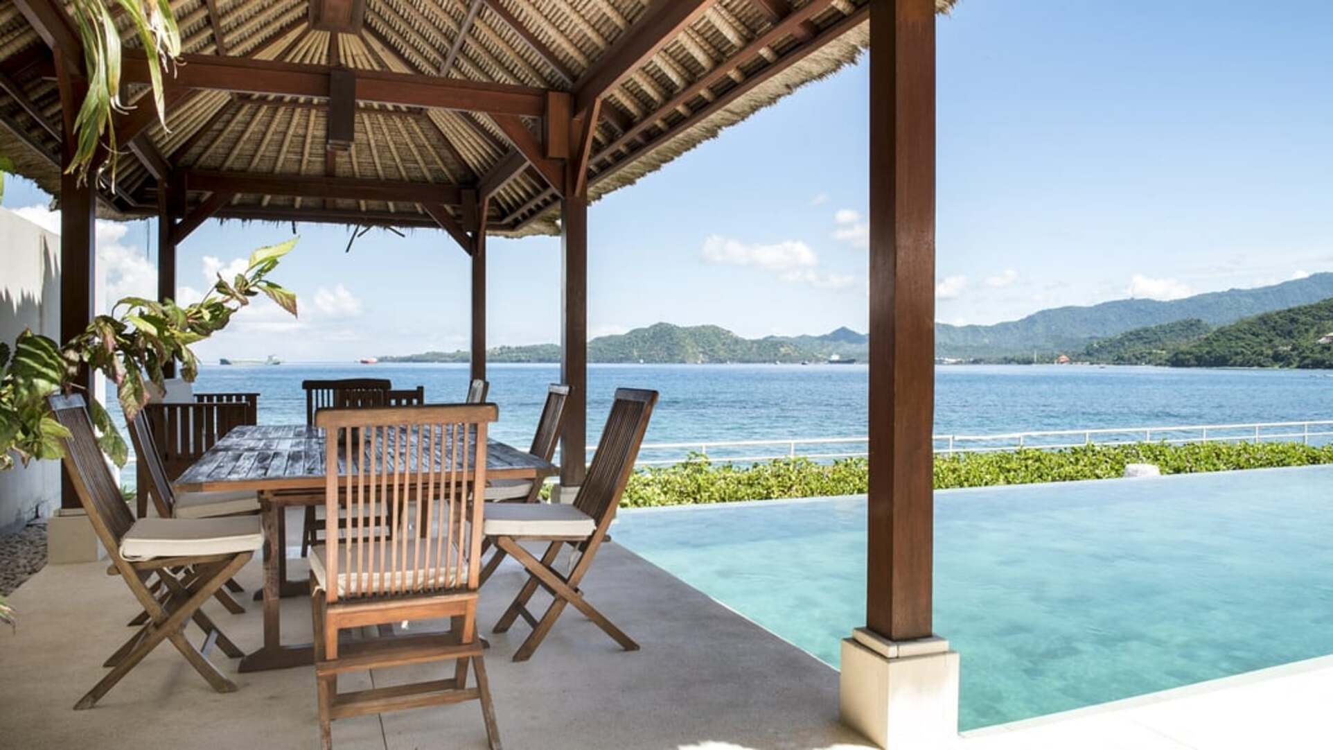 5 Star Villa Lucia – Elegant Oceanfront Living