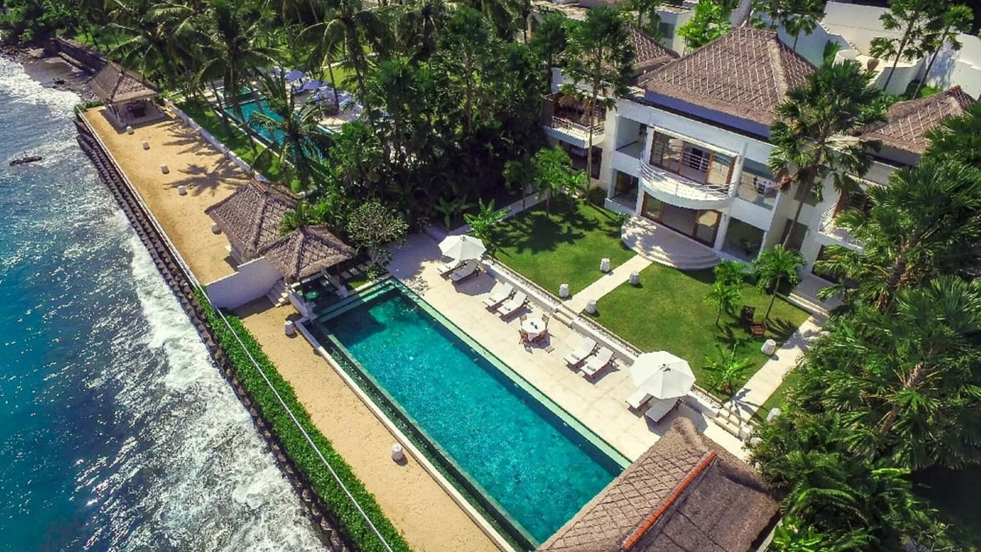5 Star Villa Lucia – Elegant Oceanfront Living