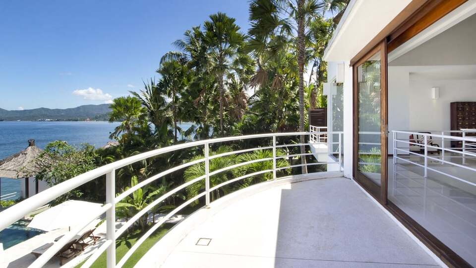5 Star Villa Lucia – Elegant Oceanfront Living