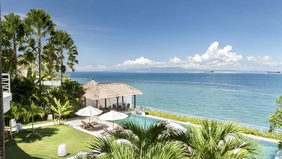 5 Star Villa Lucia – Elegant Oceanfront Living