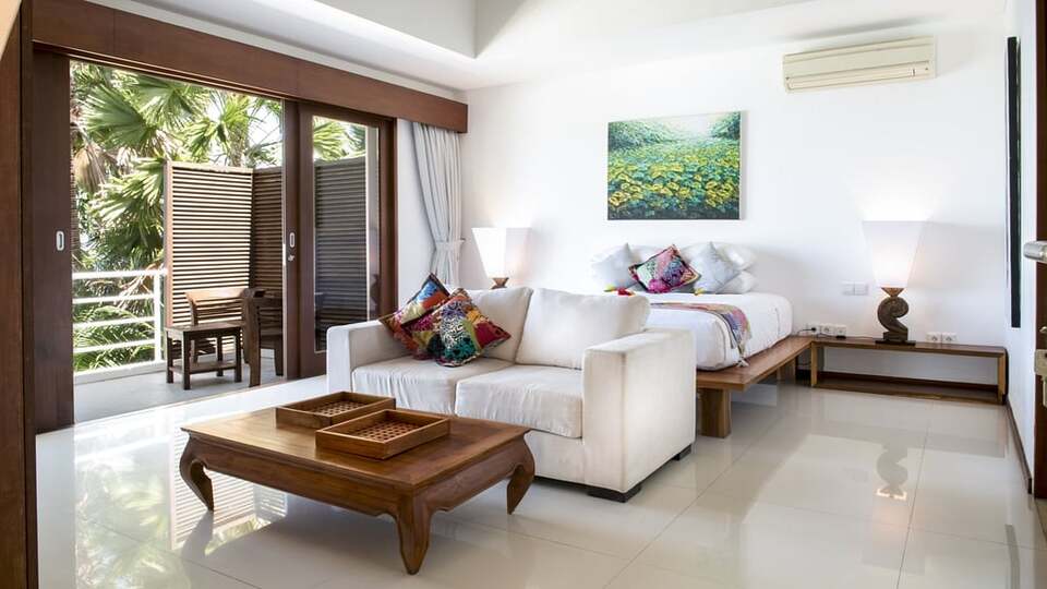 5 Star Villa Lucia – Elegant Oceanfront Living