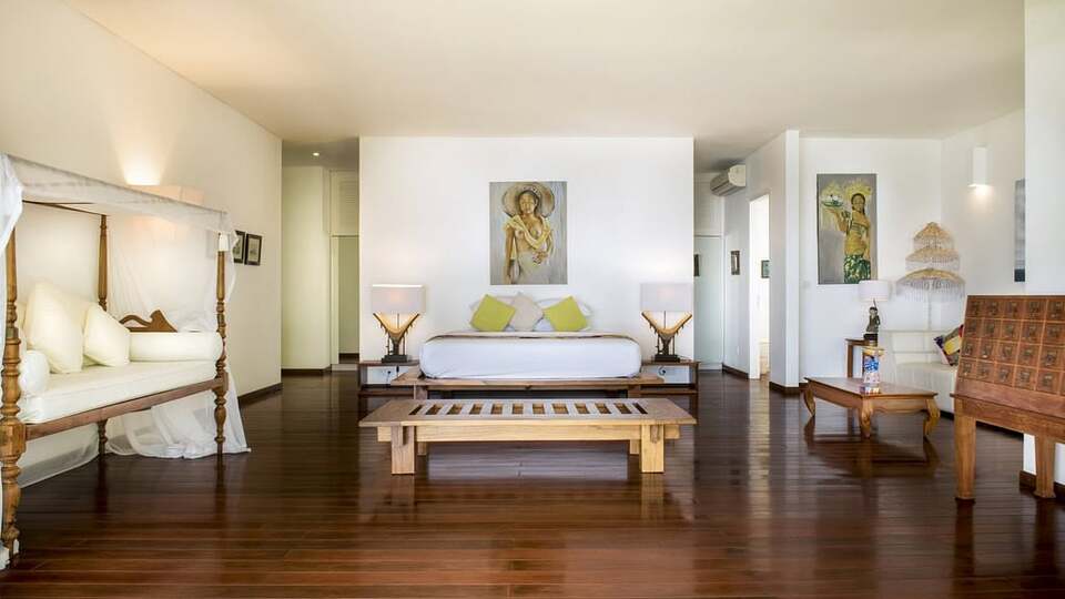 5 Star Villa Stella – Elegant Beachfront Serenity
