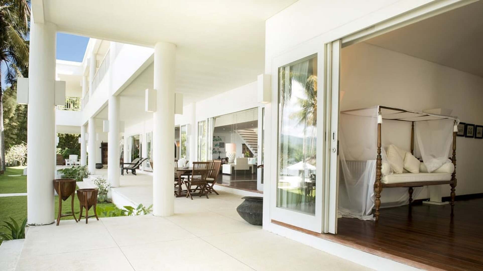 5 Star Villa Stella – Elegant Beachfront Serenity