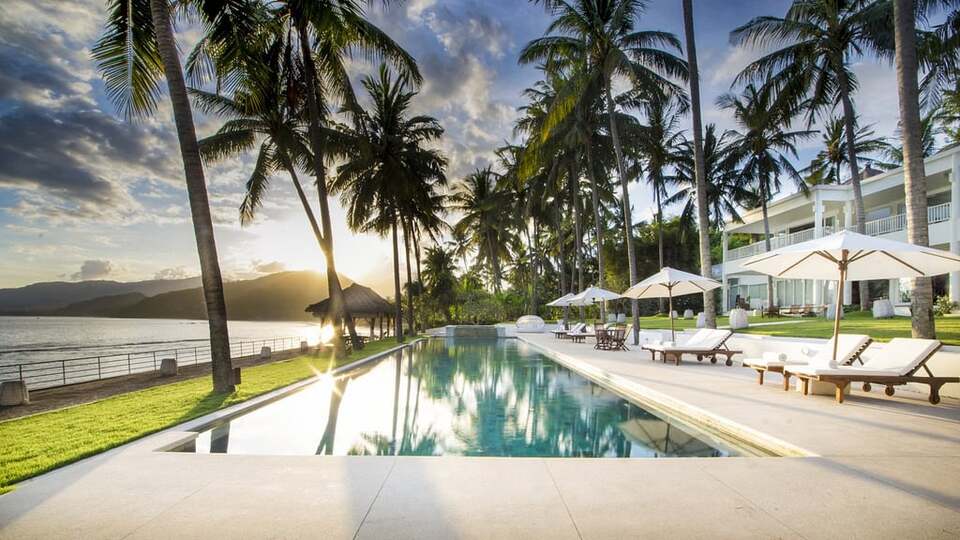 5 Star Villa Stella – Elegant Beachfront Serenity