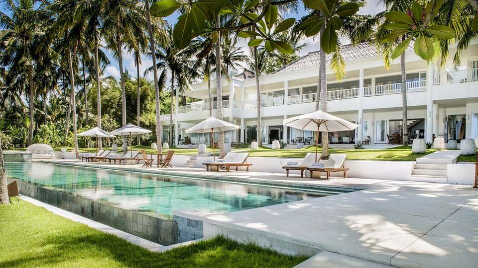 5 Star Villa Stella – Elegant Beachfront Serenity, Candidasa, Indonesia