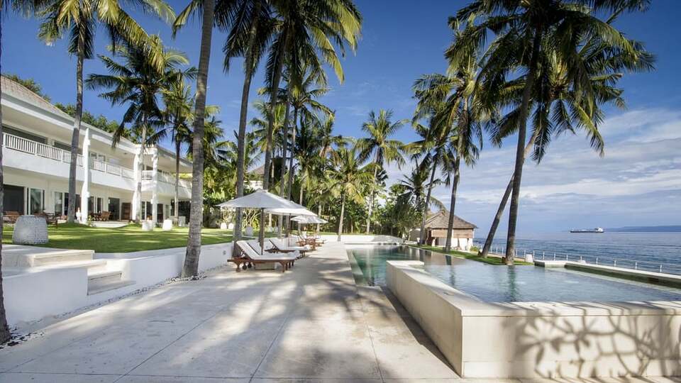 5 Star Villa Stella – Elegant Beachfront Serenity