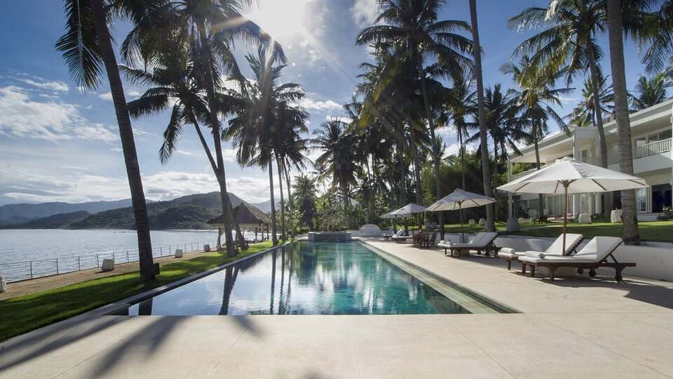 5 Star Villa Stella – Elegant Beachfront Serenity
