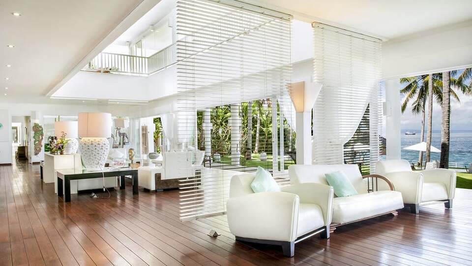 5 Star Villa Stella – Elegant Beachfront Serenity