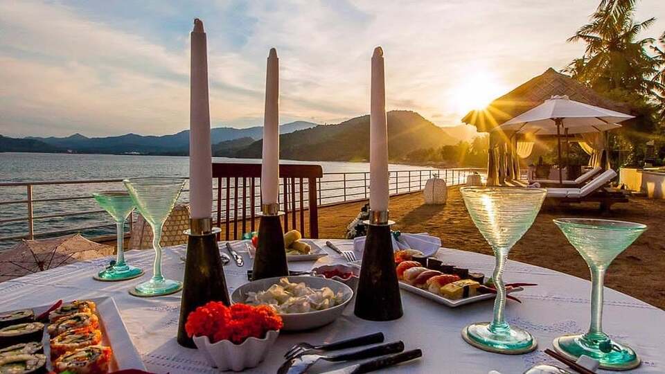 5 Star Villa Stella – Elegant Beachfront Serenity