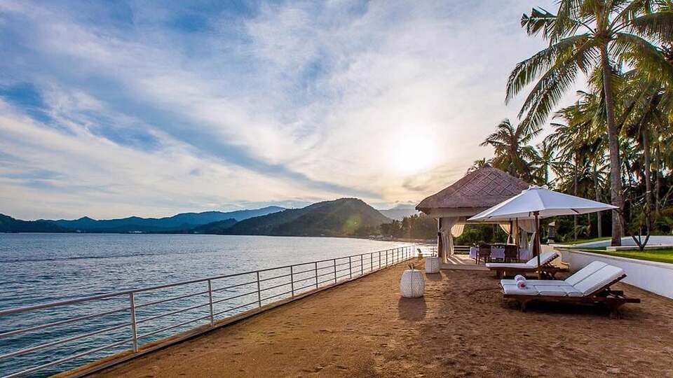 5 Star Villa Stella – Elegant Beachfront Serenity