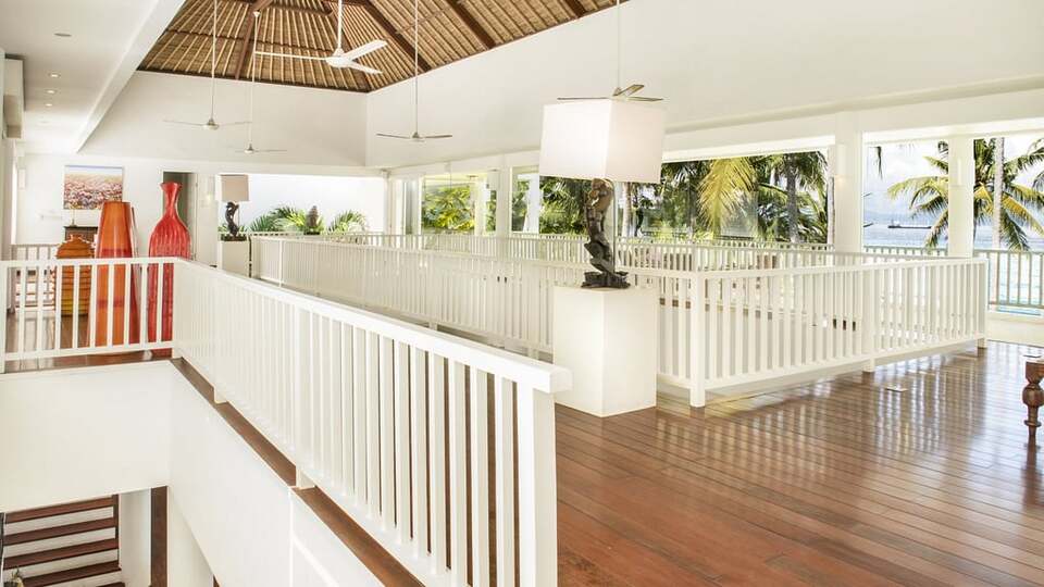 5 Star Villa Lulla – A Luxurious Beachfront Escape in Bali