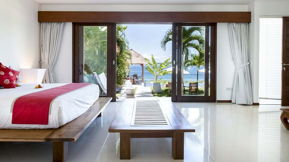 5 Star Villa Lulla – A Luxurious Beachfront Escape in Bali