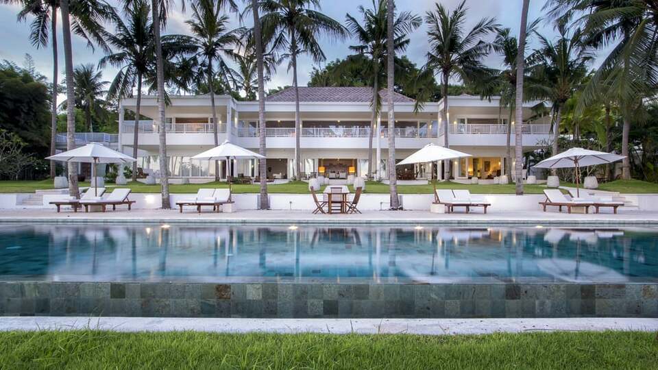 5 Star Villa Lulla – A Luxurious Beachfront Escape in Bali