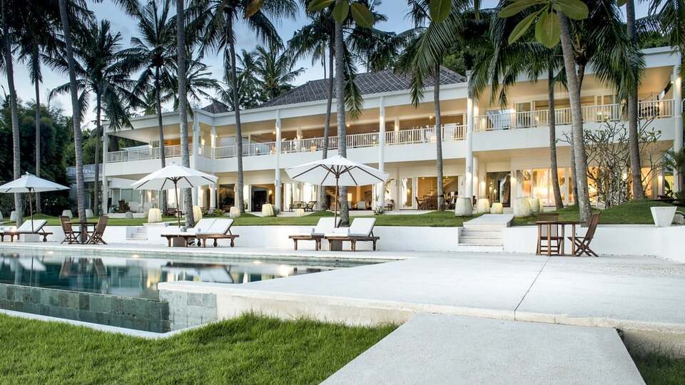 5 Star Villa Lulla – A Luxurious Beachfront Escape in Bali