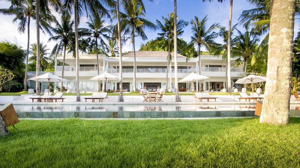 5 Star Villa Lulla – A Luxurious Beachfront Escape in Bali
