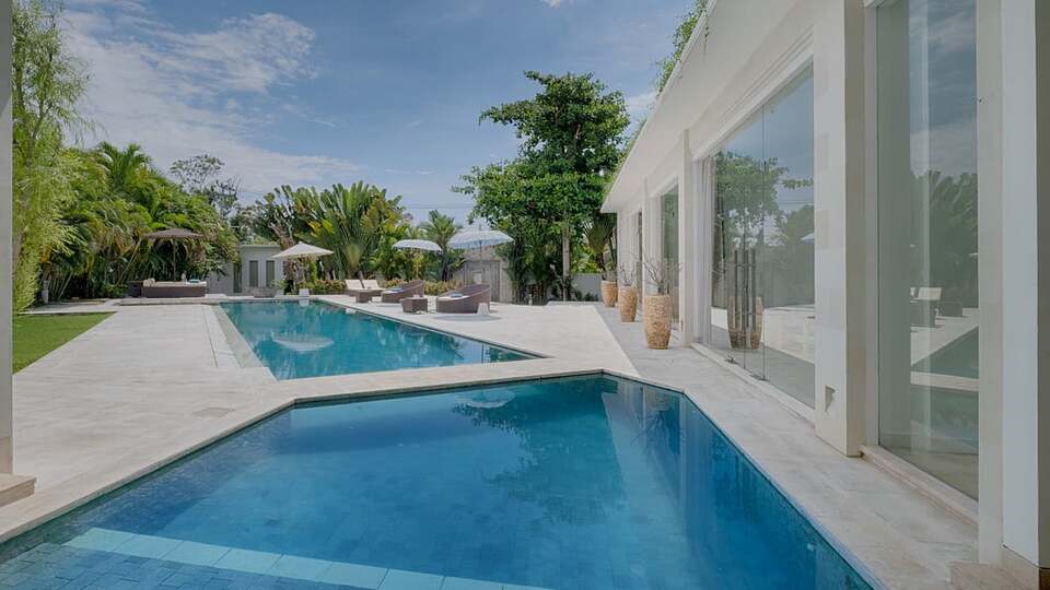 5 Star Villa Putih 1 – An Elegant Pererenan Hideaway