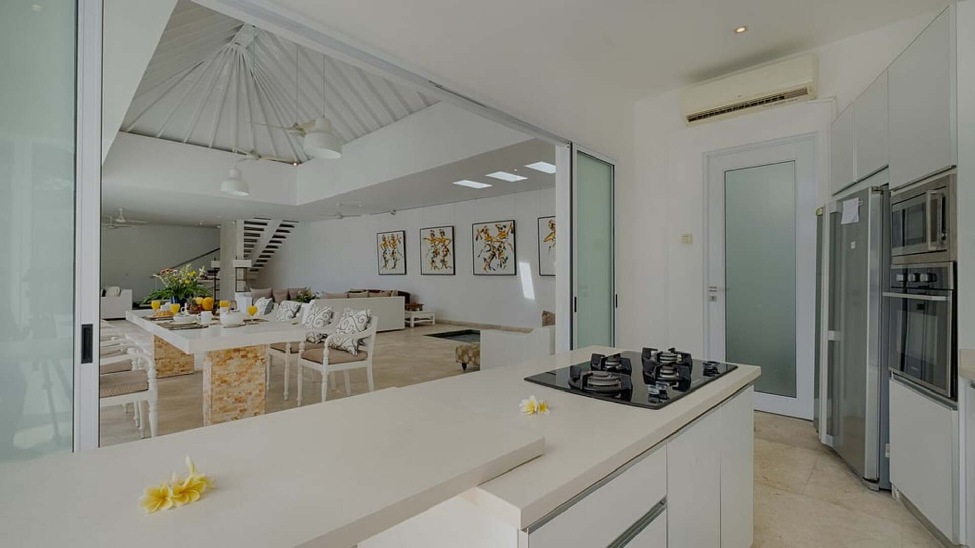 5 Star Villa Putih 1 – An Elegant Pererenan Hideaway