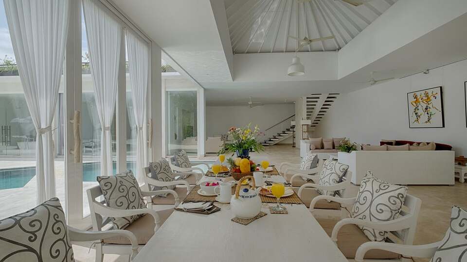 5 Star Villa Putih 1 – An Elegant Pererenan Hideaway